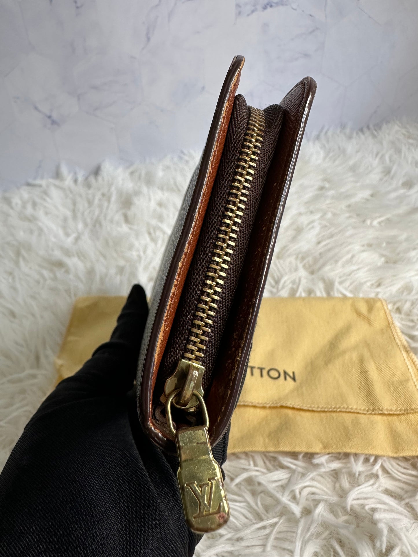 Louis Vuitton Monogram Zippy Wallet