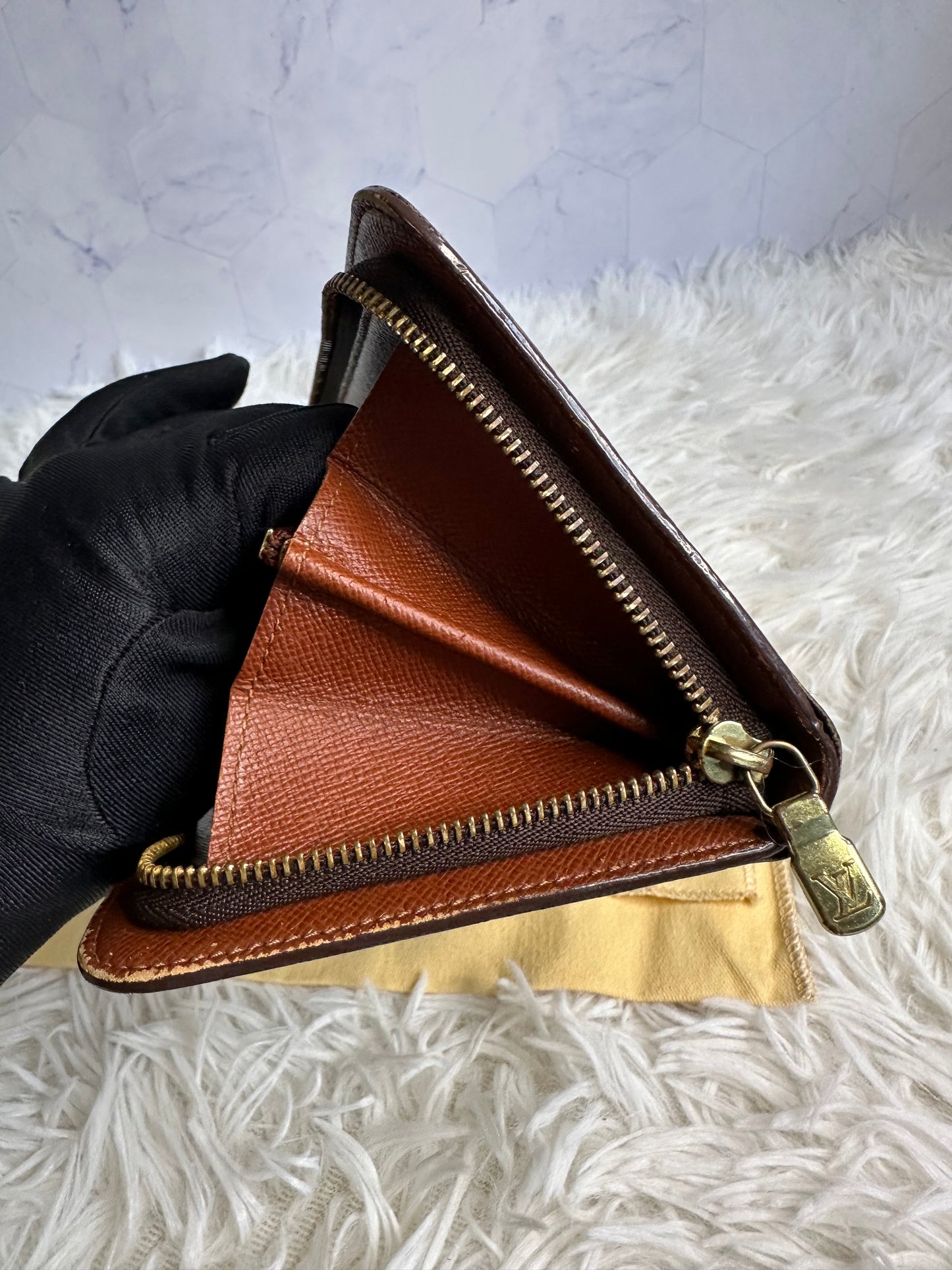 Louis Vuitton Monogram Zippy Wallet