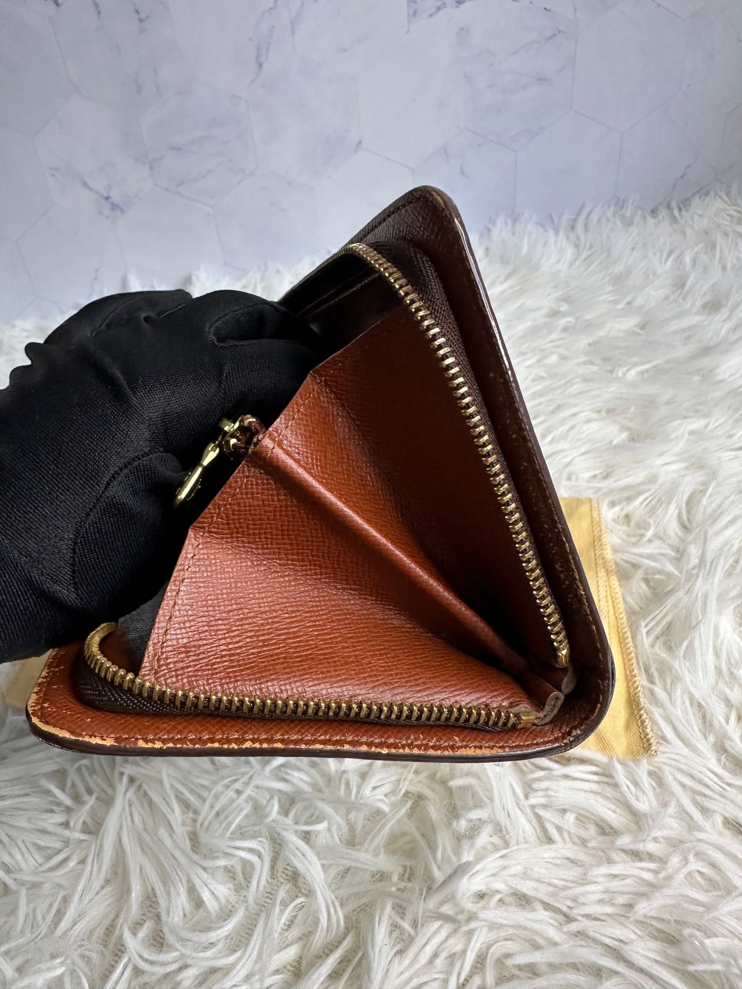 Louis Vuitton Monogram Zippy Wallet