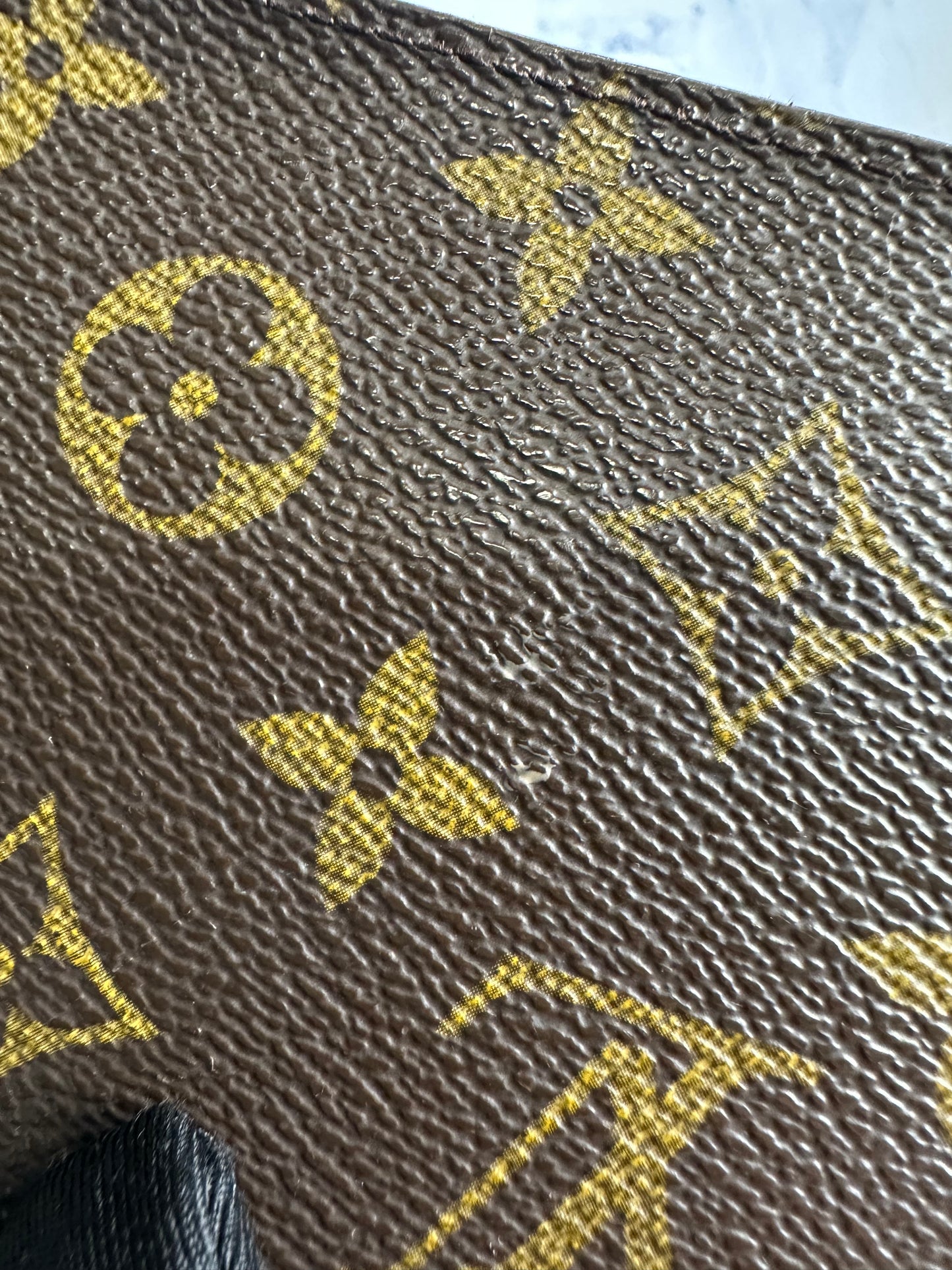 Louis Vuitton Monogram Zippy Wallet