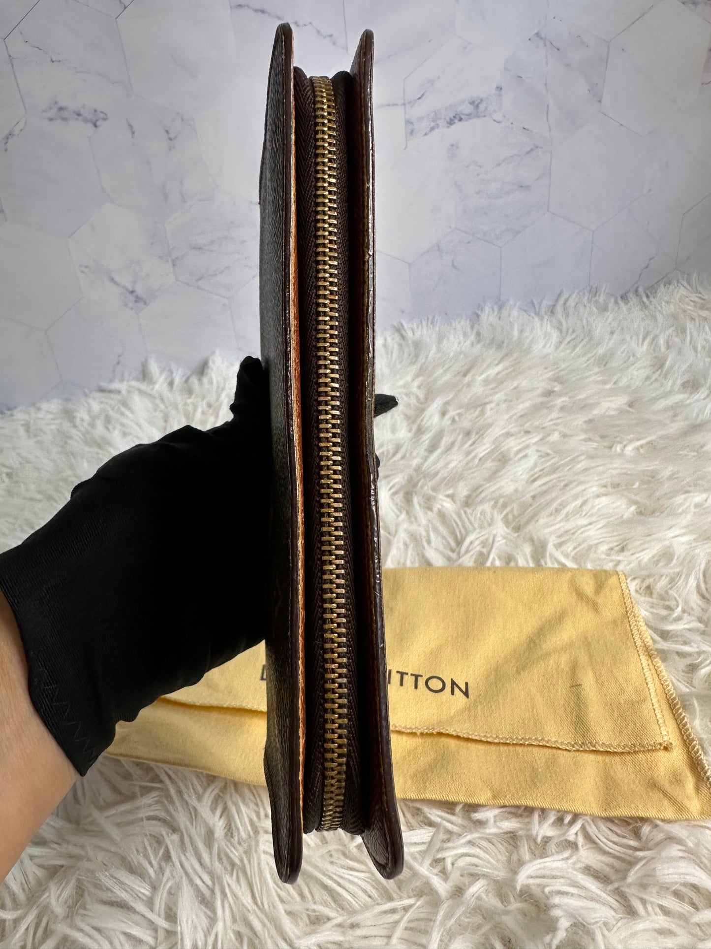 Louis Vuitton Monogram Zippy Wallet
