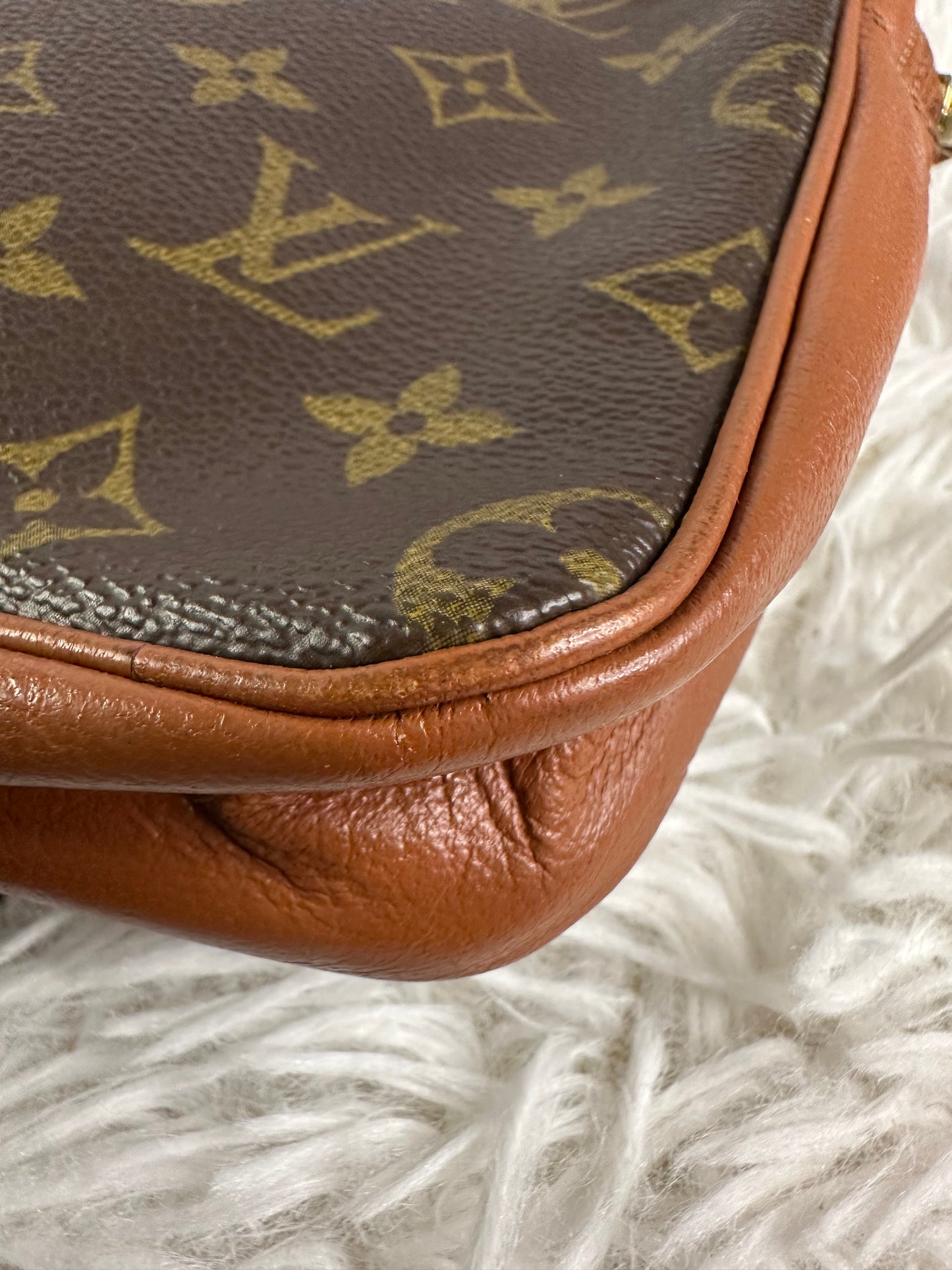Louis Vuitton Vintage Monogram Pochette clutch bag