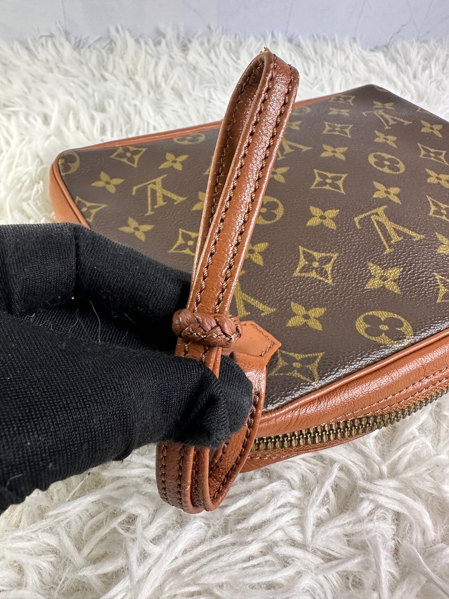 Louis Vuitton Vintage Monogram Pochette clutch bag