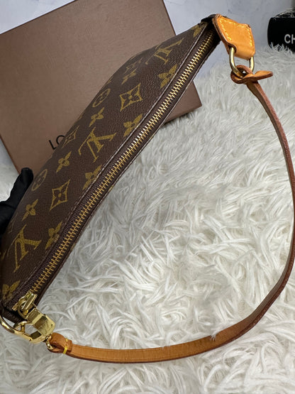 Louis Vuitton Pochette Accessoires