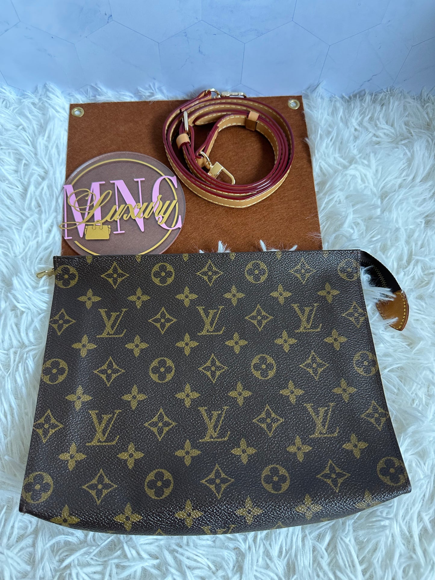 Louis Vuitton Vintage Monogram Toiletry 26