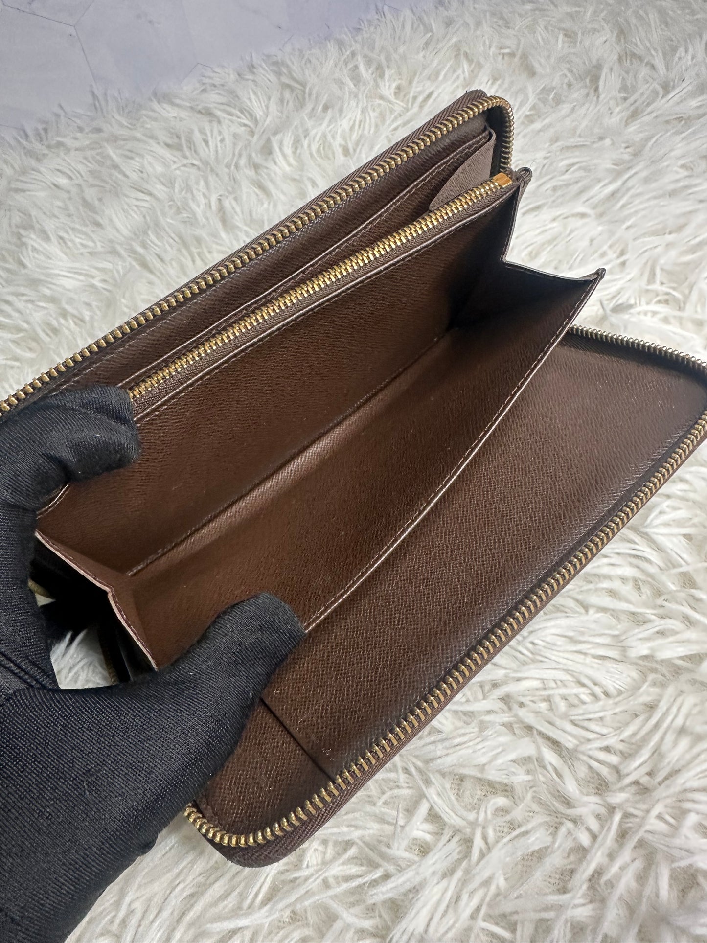 Louis Vuitton Damier Ebene Zippy Organiser