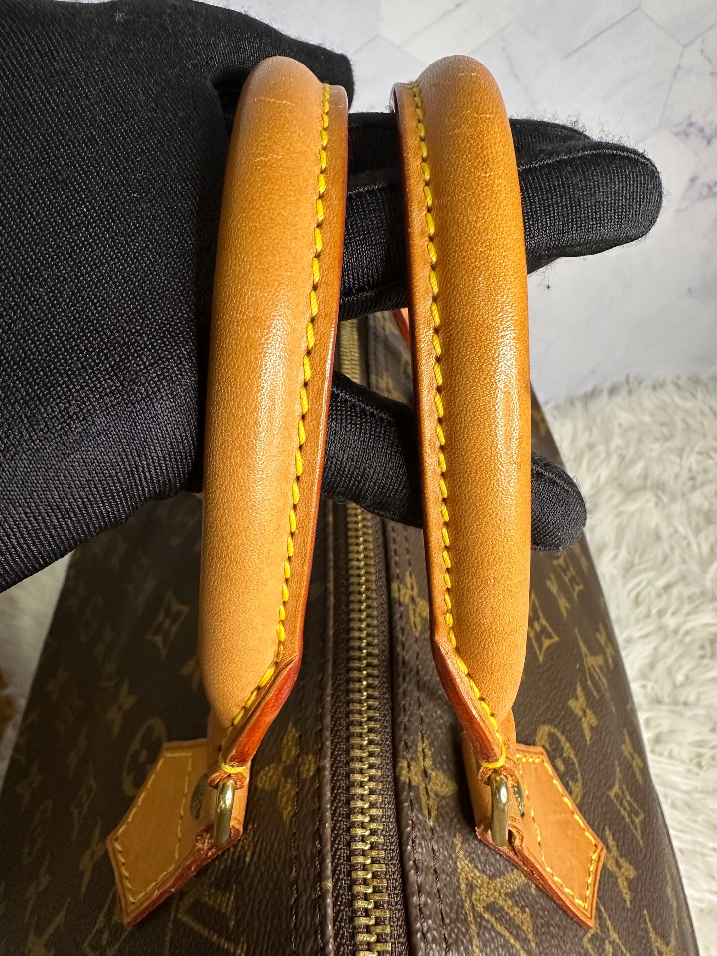 Louis Vuitton Monogram Speedy 40