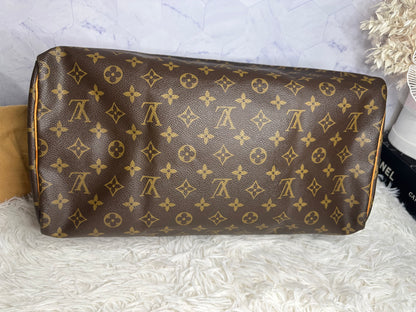 Louis Vuitton Monogram Speedy 40