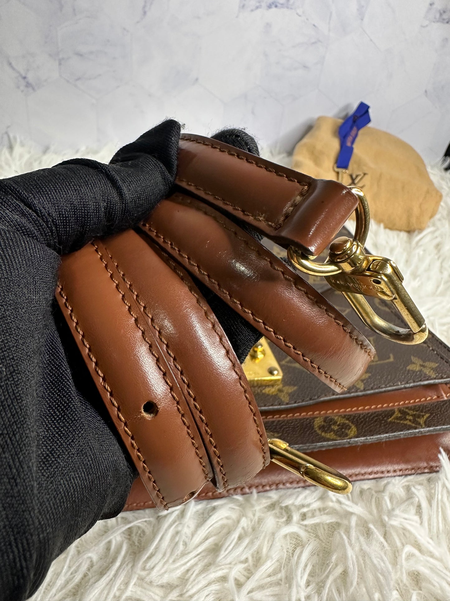 Louis Vuitton Vintage Monogram Monceau 28