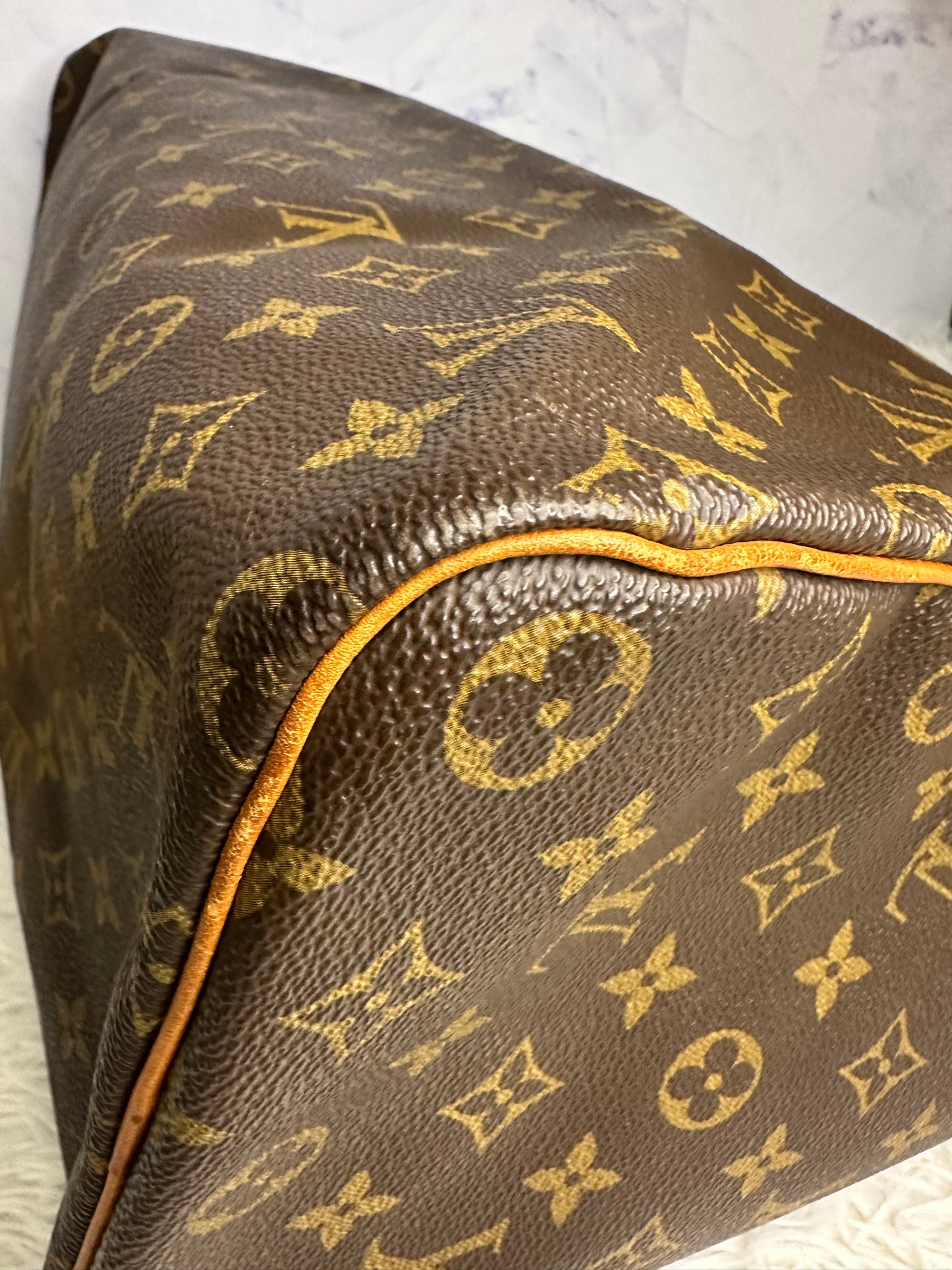 Louis Vuitton Monogram Speedy 40