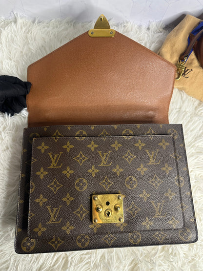 Louis Vuitton Vintage Monogram Monceau 28