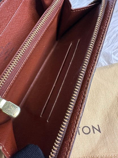 Louis Vuitton Monogram Zippy Wallet