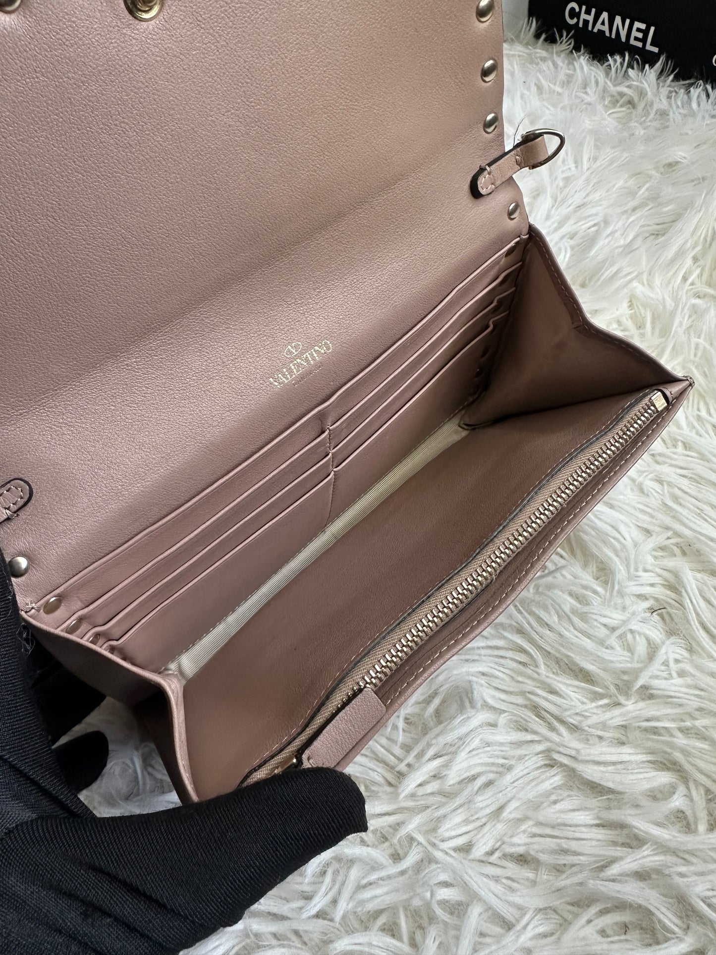 Valentino Garavani Rockstud Chain Wallet