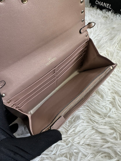 Valentino Garavani Rockstud Chain Wallet