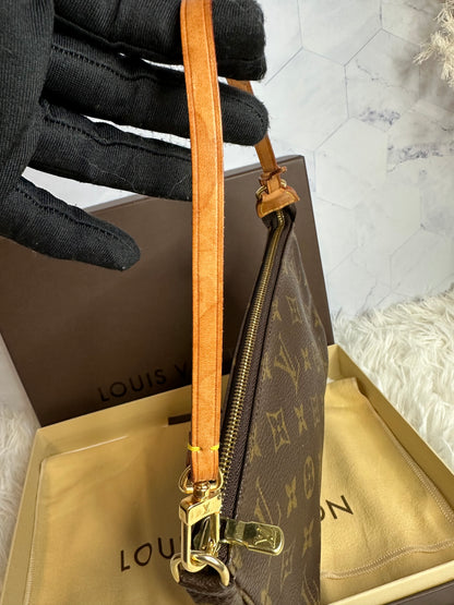 Louis Vuitton Monogram Pochette Accessoires