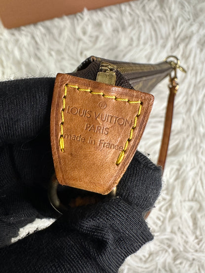 Louis Vuitton Monogram Pochette Accessoires