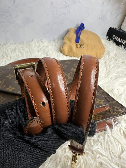 Louis Vuitton Vintage Monogram Monceau 28