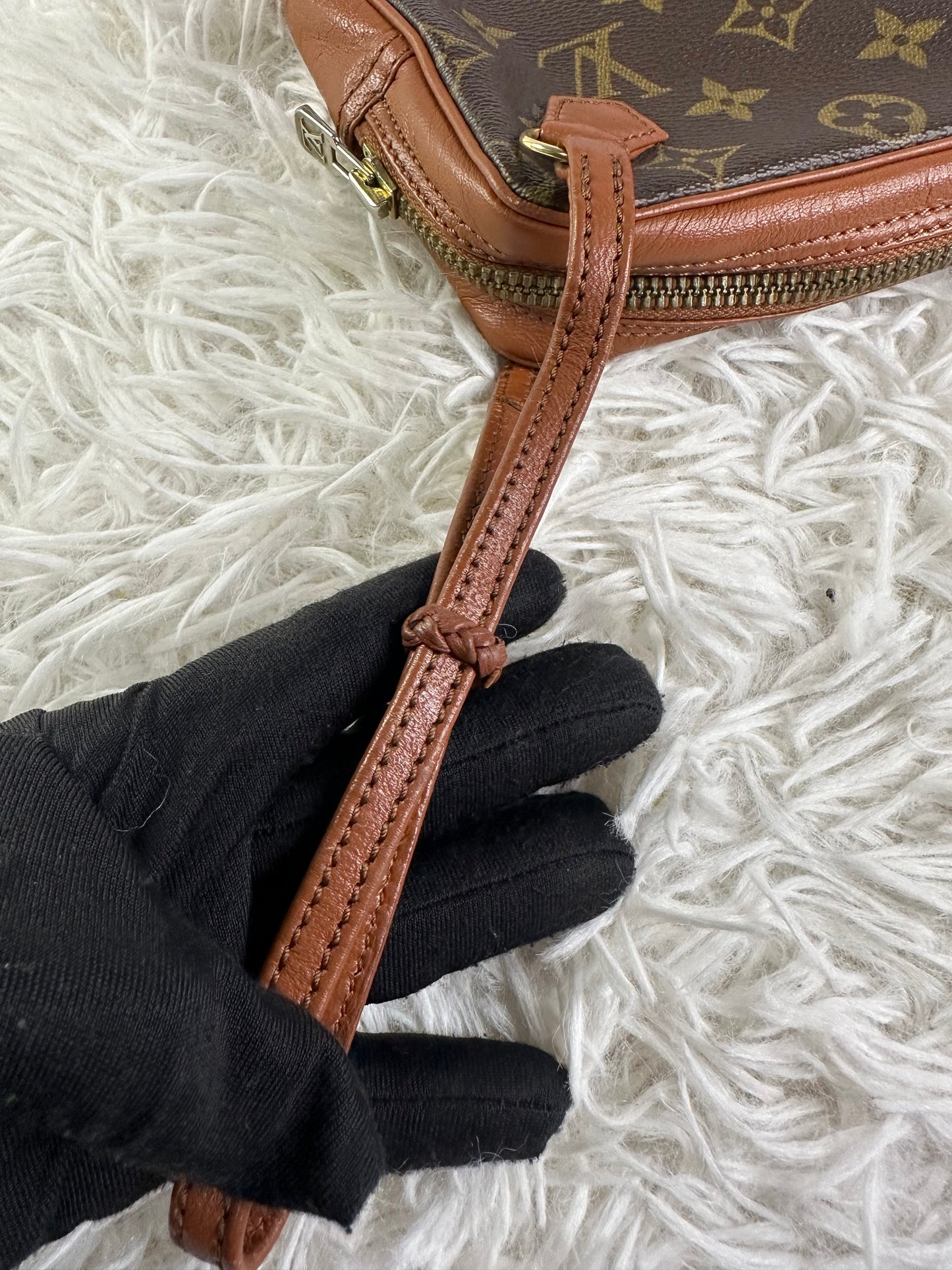 Louis Vuitton Vintage Monogram Pochette clutch bag