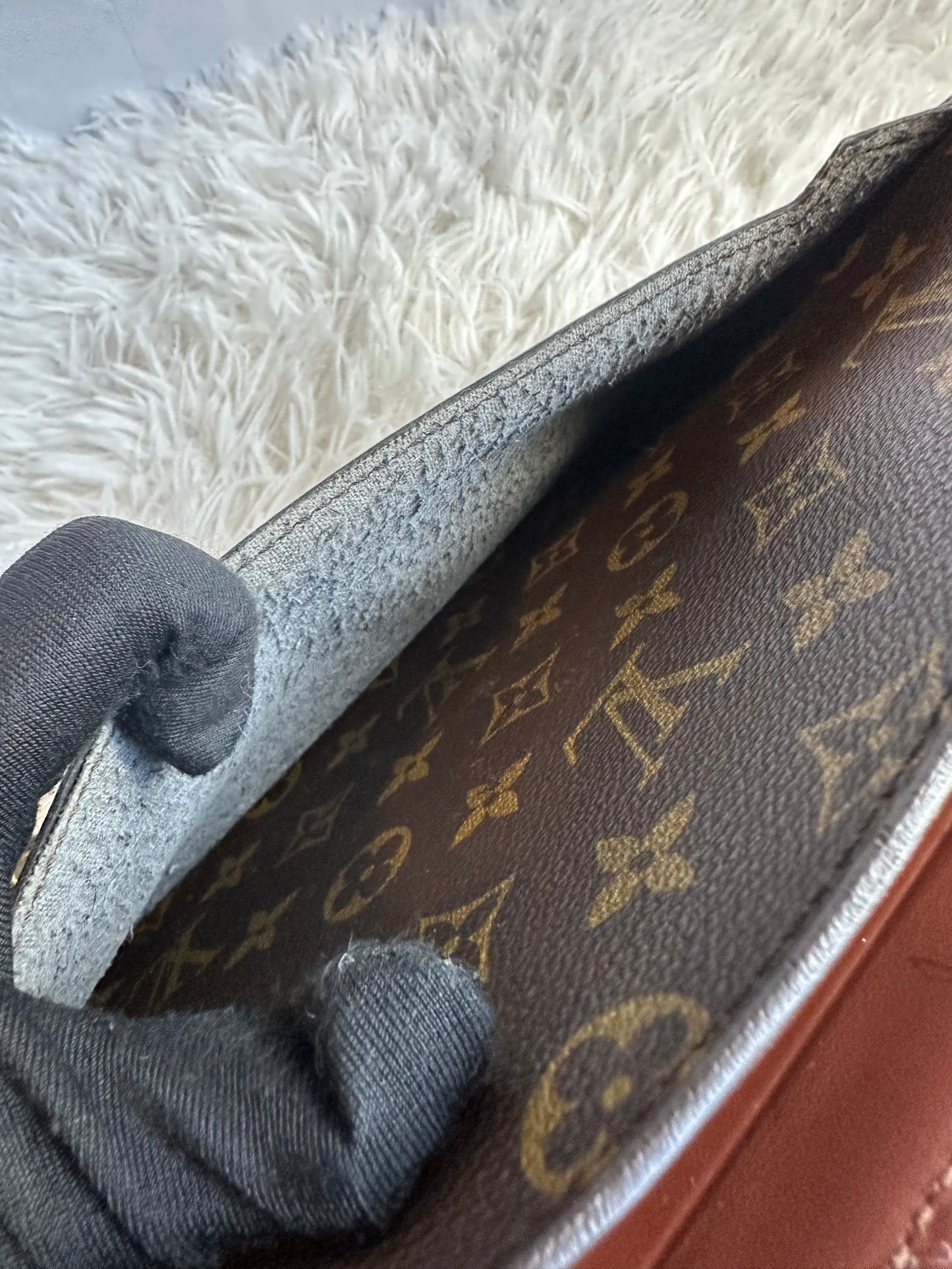 Louis Vuitton Monogram Vintage Pochette Homme
