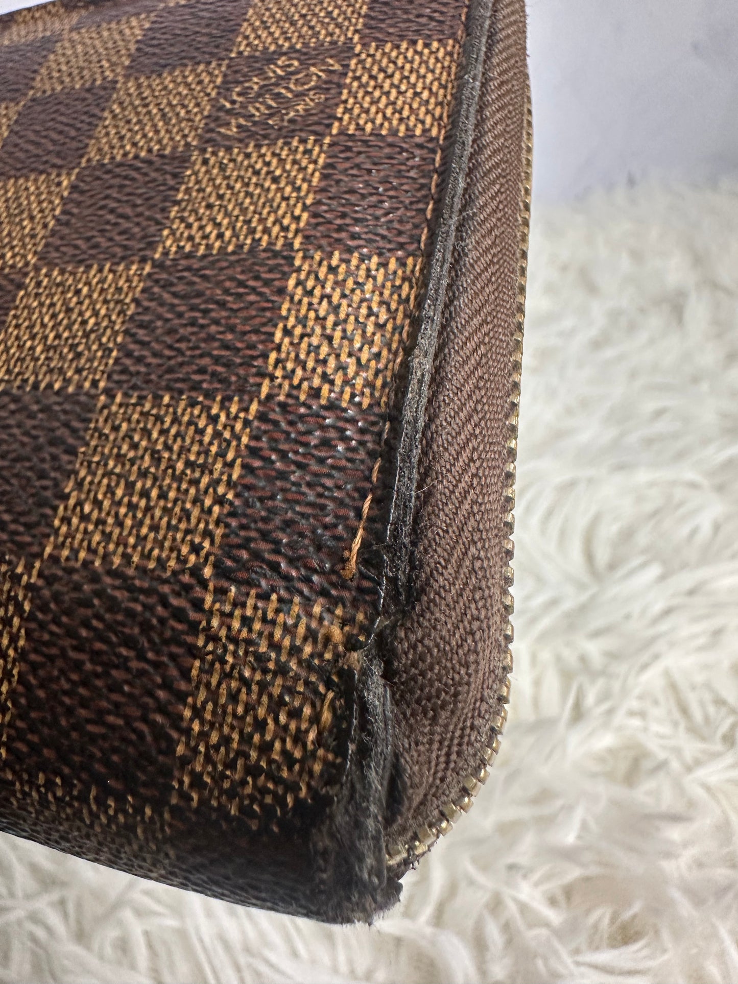 Louis Vuitton Damier Ebene Zippy Organiser