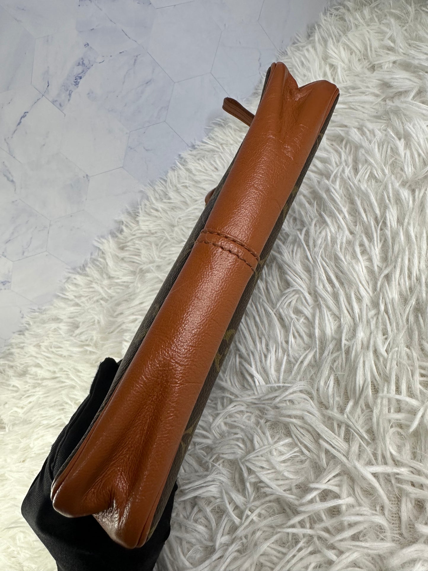 Louis Vuitton Vintage Monogram Pochette clutch bag