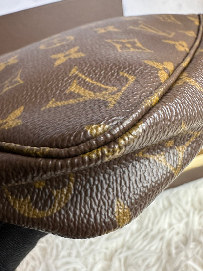 Louis Vuitton Monogram Pochette Accessoires