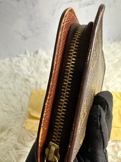 Louis Vuitton Monogram Zippy Wallet