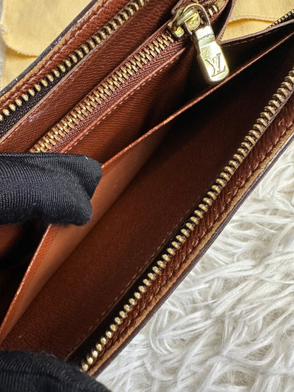 Louis Vuitton Monogram Zippy Wallet