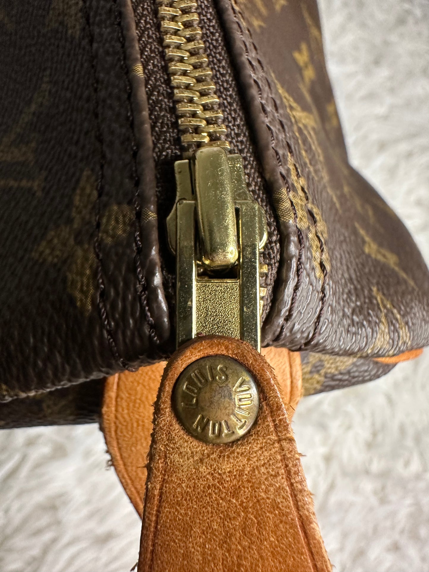 Louis Vuitton Monogram Speedy 40