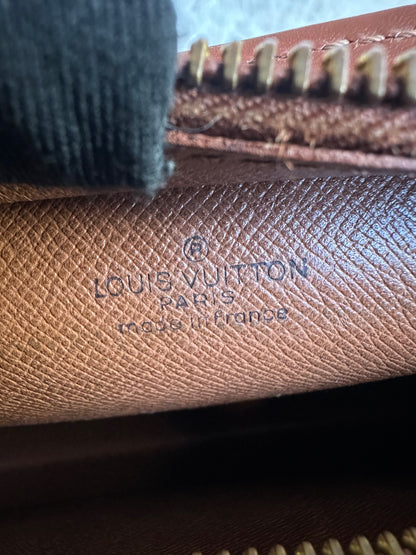 Louis Vuitton Monogram Vintage Pochette Homme