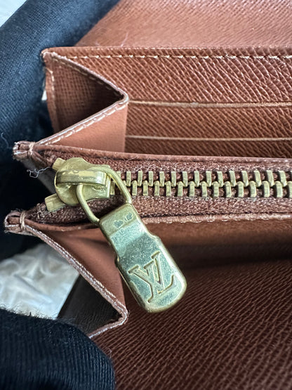 Louis Vuitton Monogram Sarah Wallet