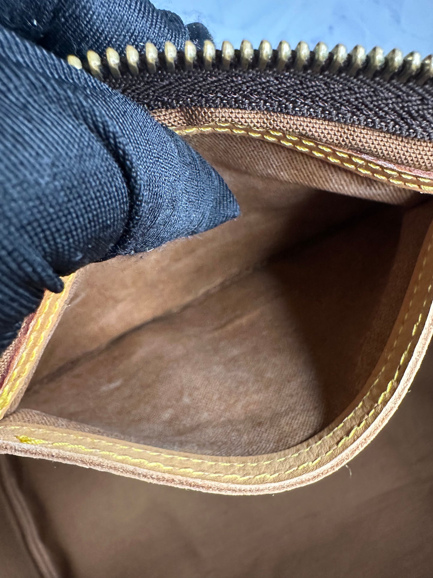 Louis Vuitton Monogram Speedy 40