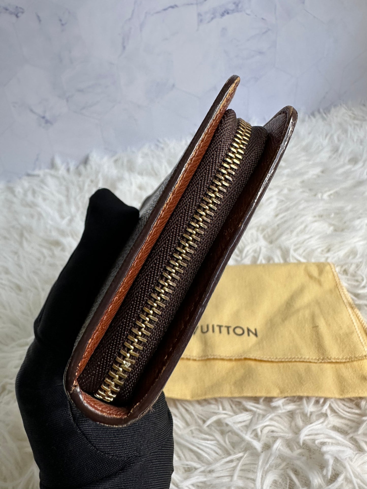 Louis Vuitton Monogram Zippy Wallet
