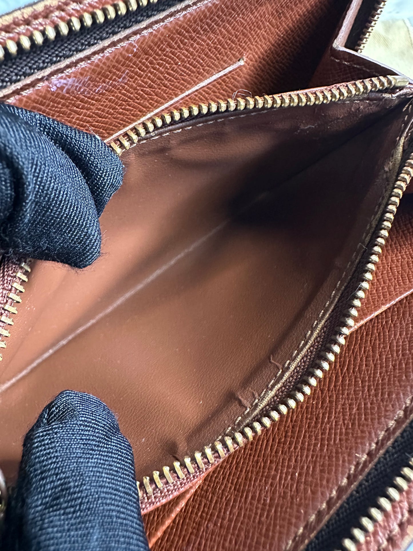 Louis Vuitton Monogram Zippy Wallet