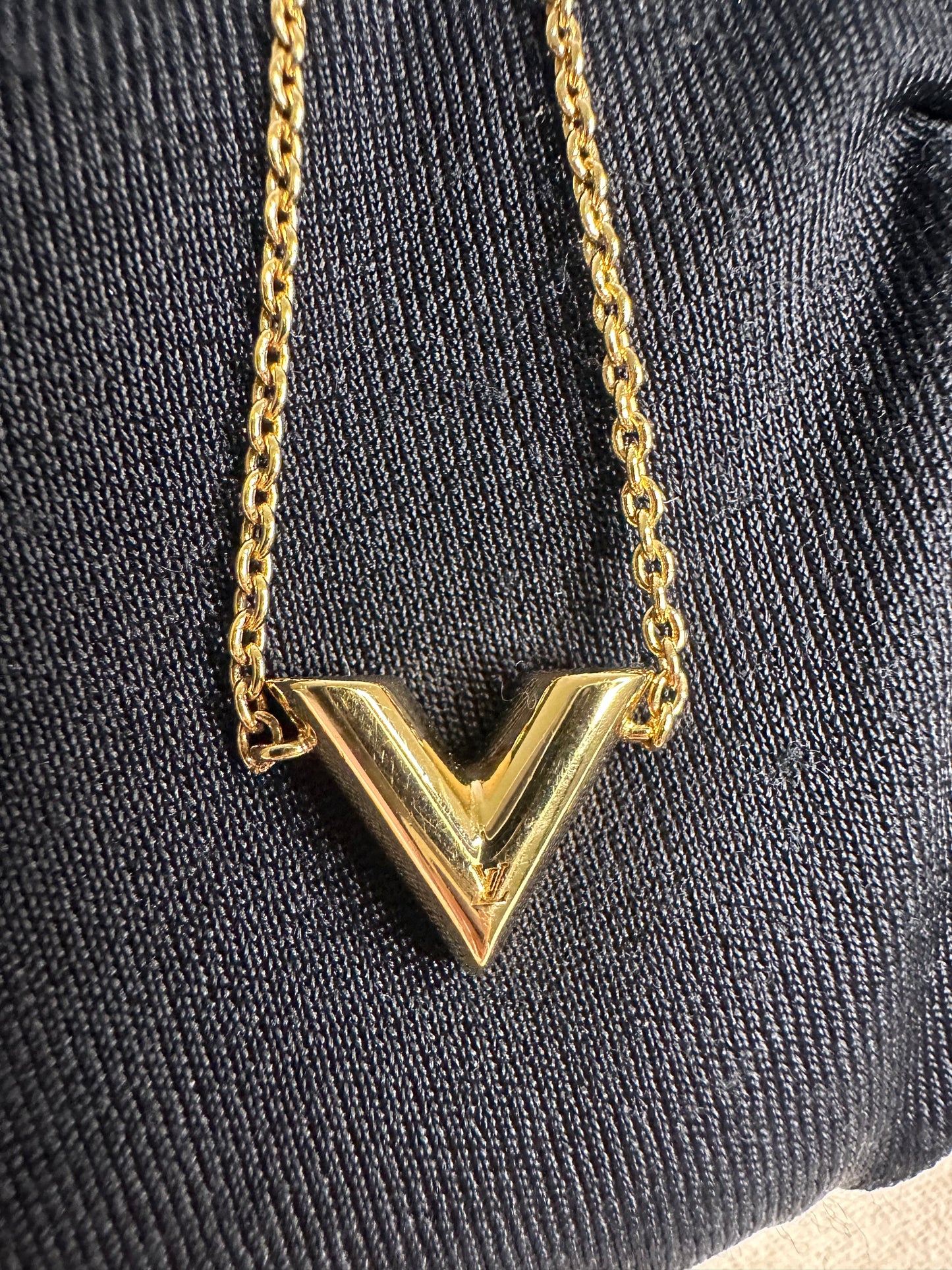 Louis Vuitton Essential V Bracelet