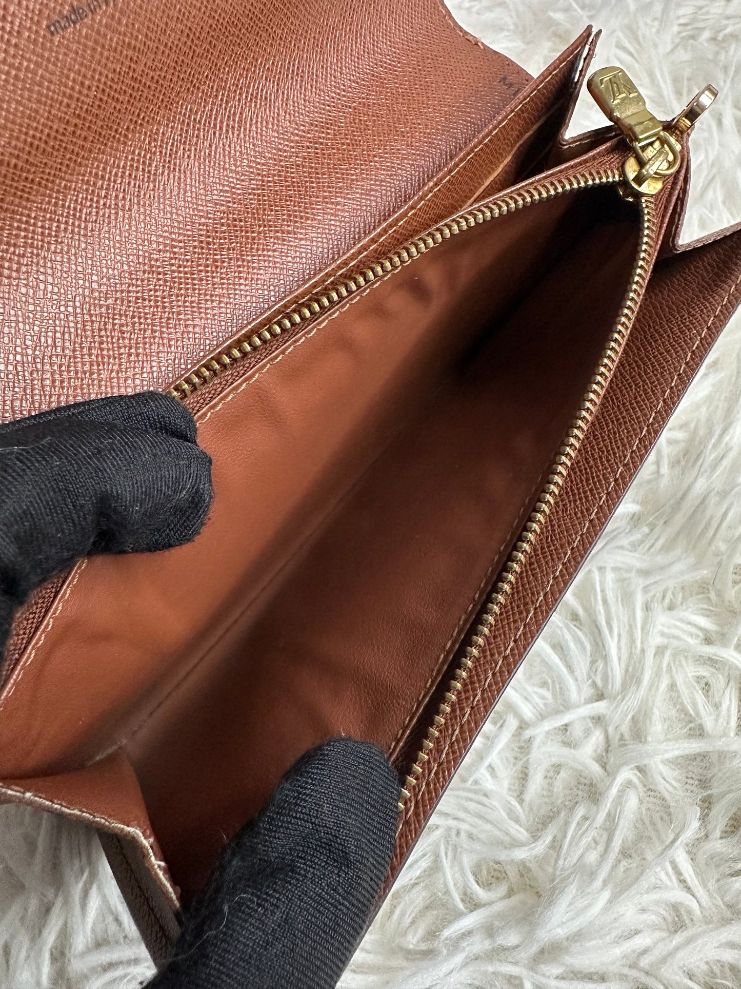 Louis Vuitton Monogram Sarah Wallet