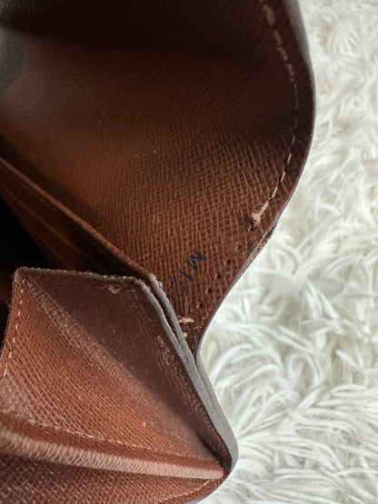 Louis Vuitton Monogram Sarah Wallet