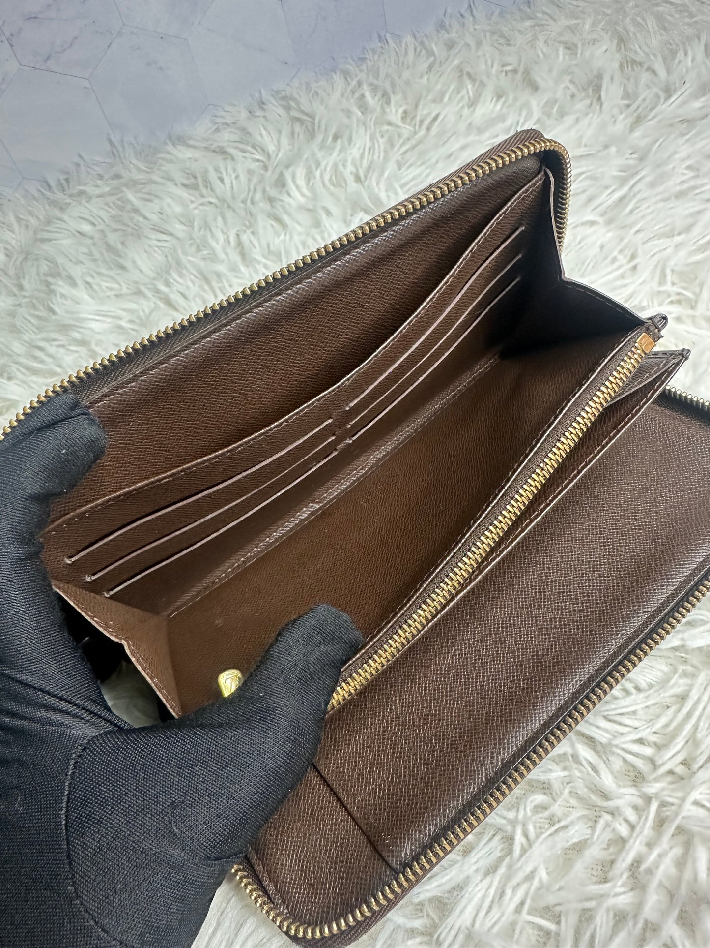 Louis Vuitton Damier Ebene Zippy Organiser