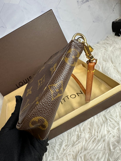 Louis Vuitton Monogram Pochette Accessoires