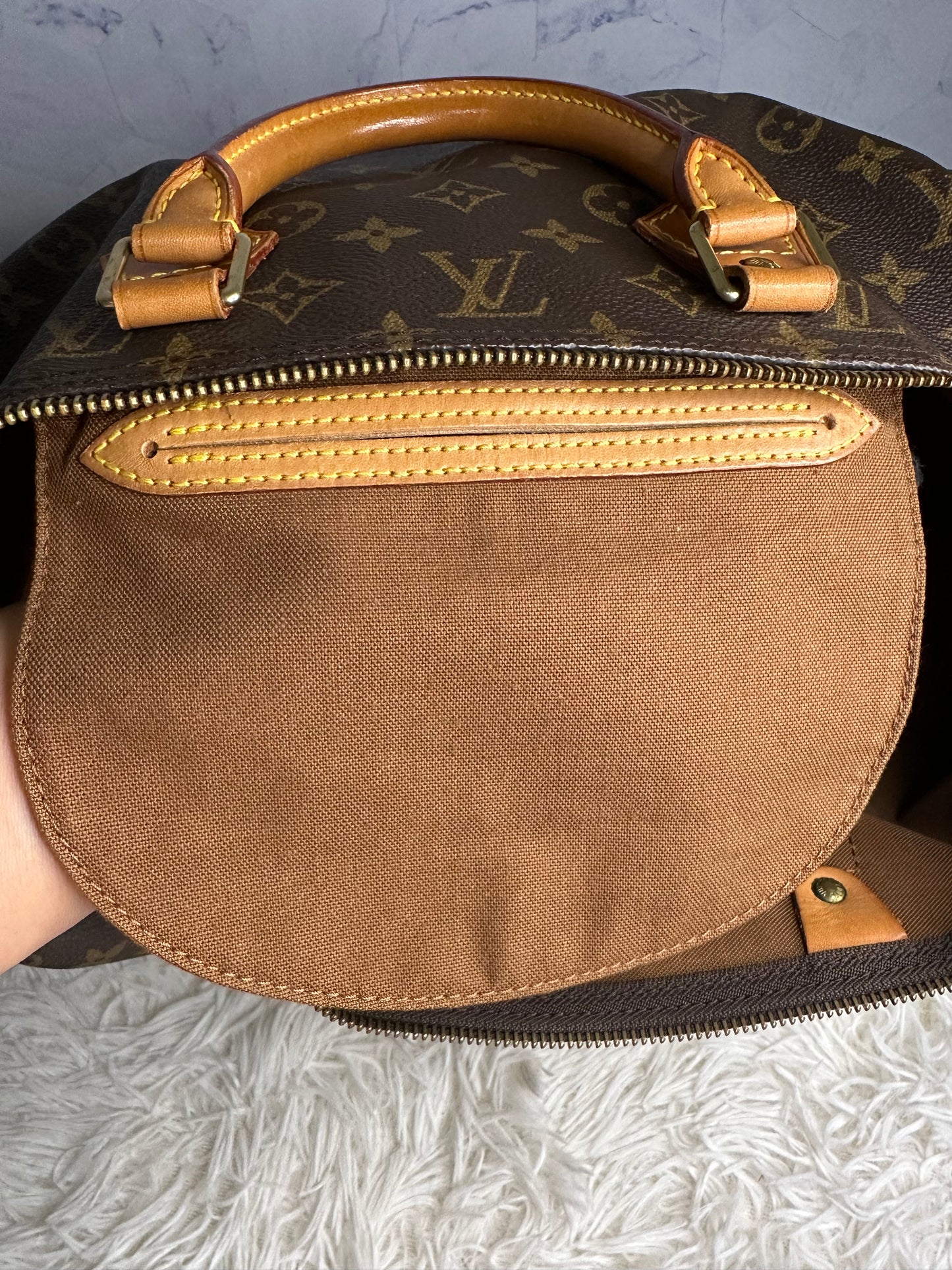 Louis Vuitton Monogram Speedy 40