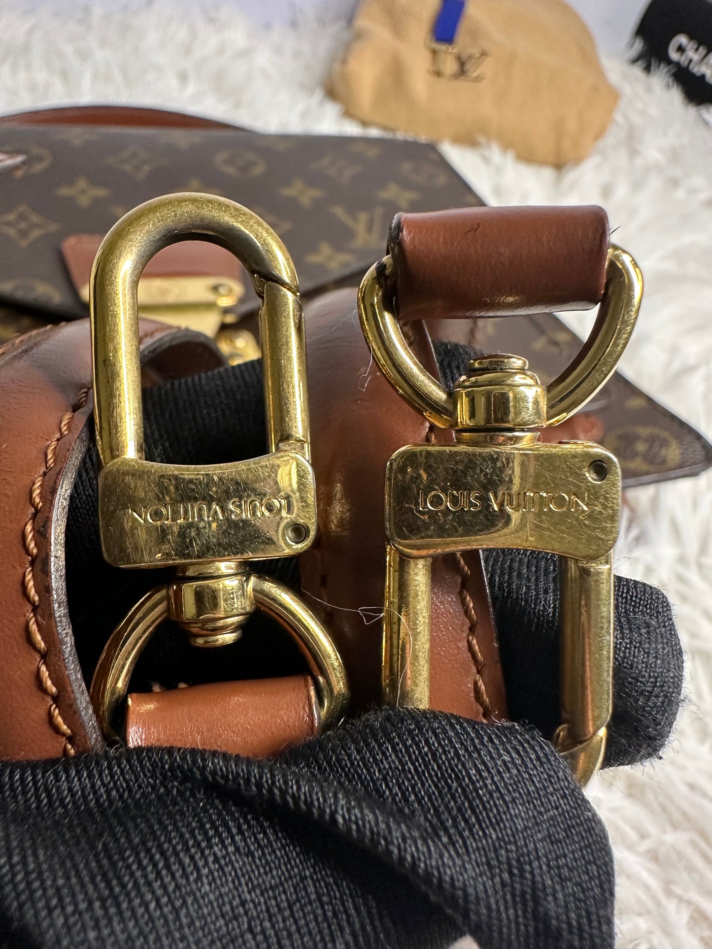 Louis Vuitton Vintage Monogram Monceau 28