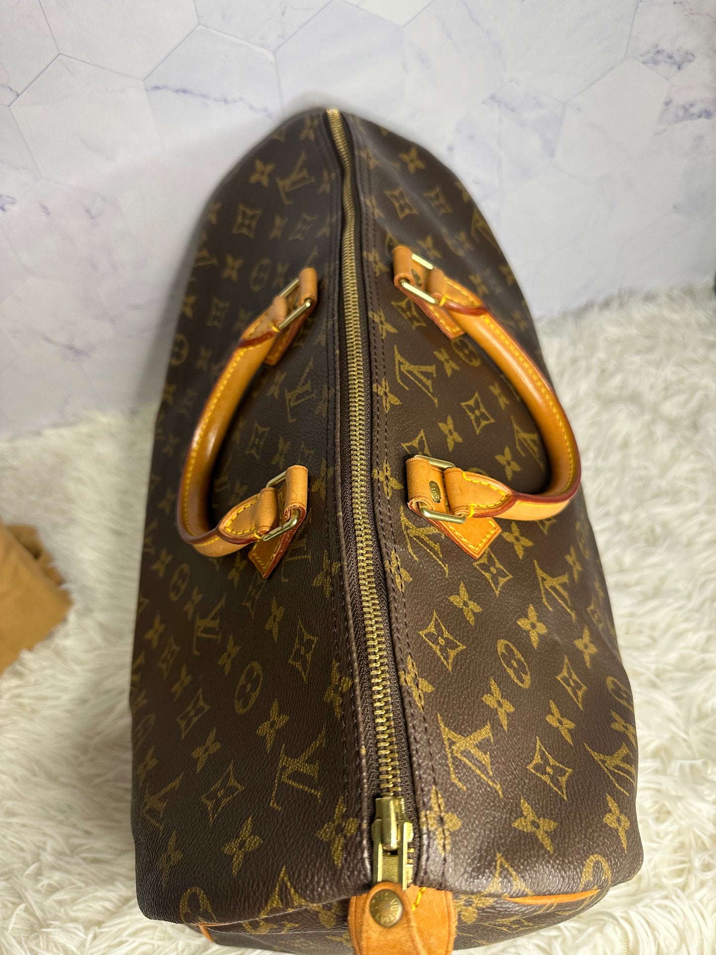 Louis Vuitton Monogram Speedy 40