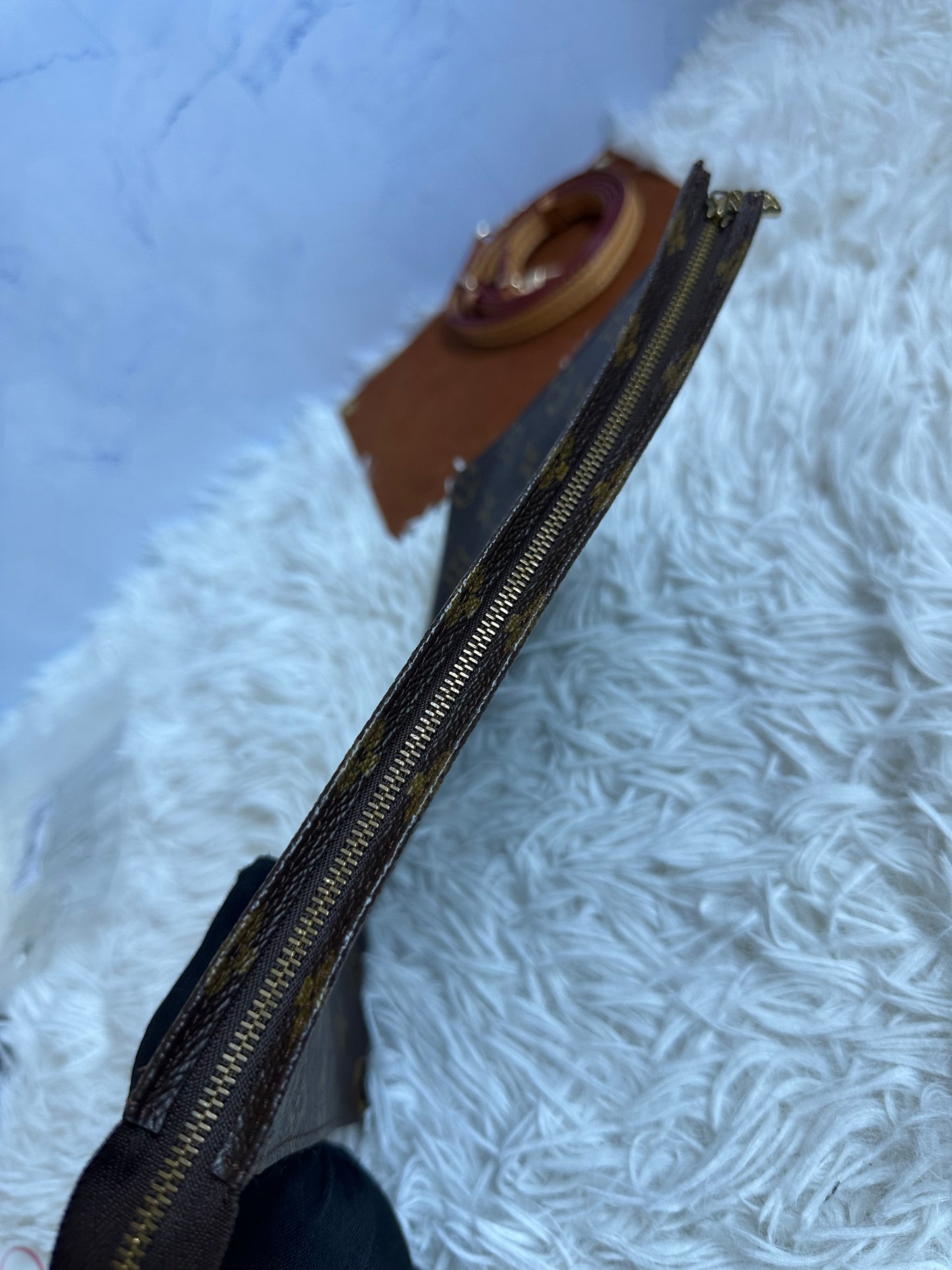 Louis Vuitton Vintage Monogram Toiletry 26