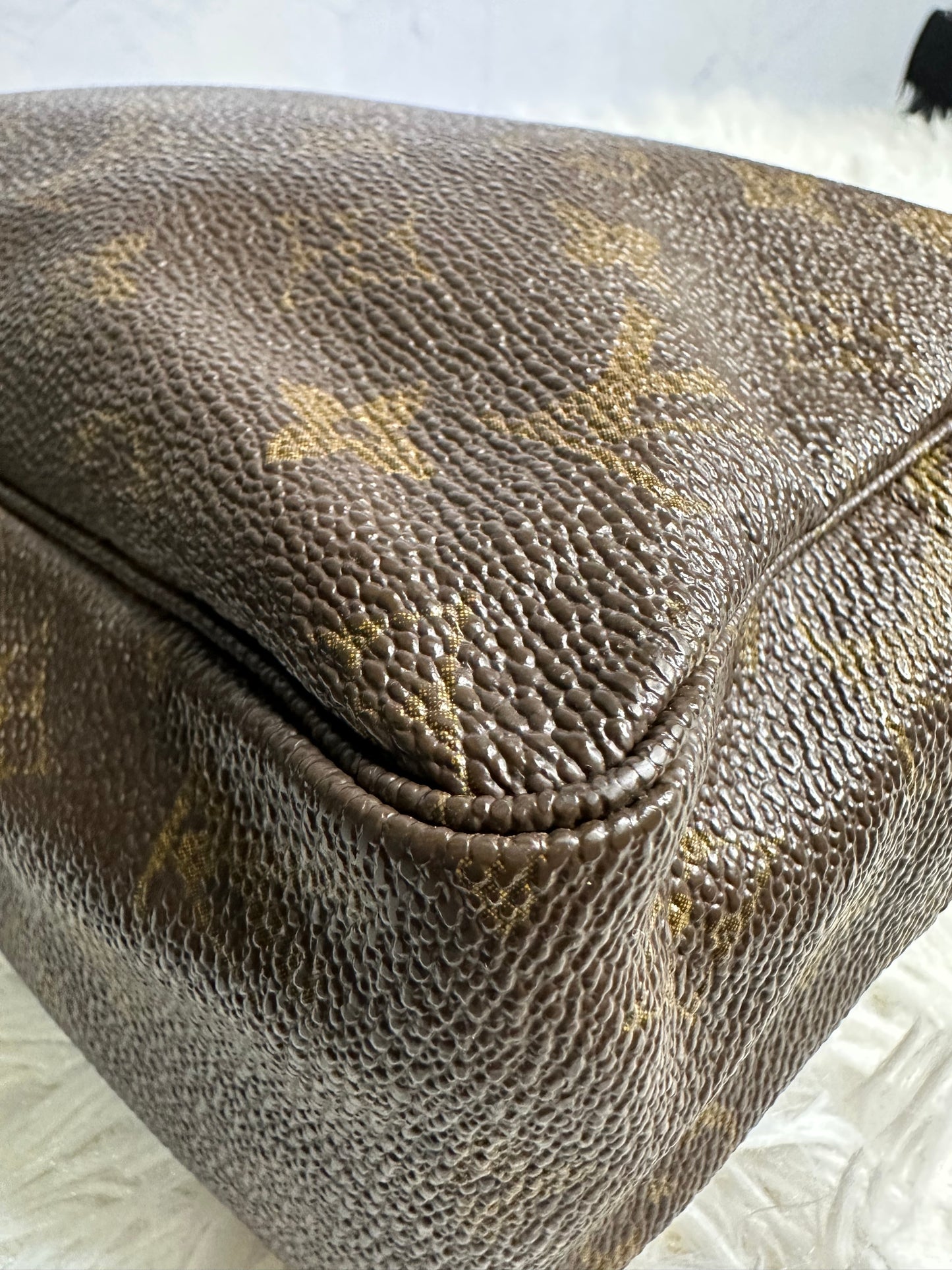 Louis Vuitton Vintage Monogram Trousse 28