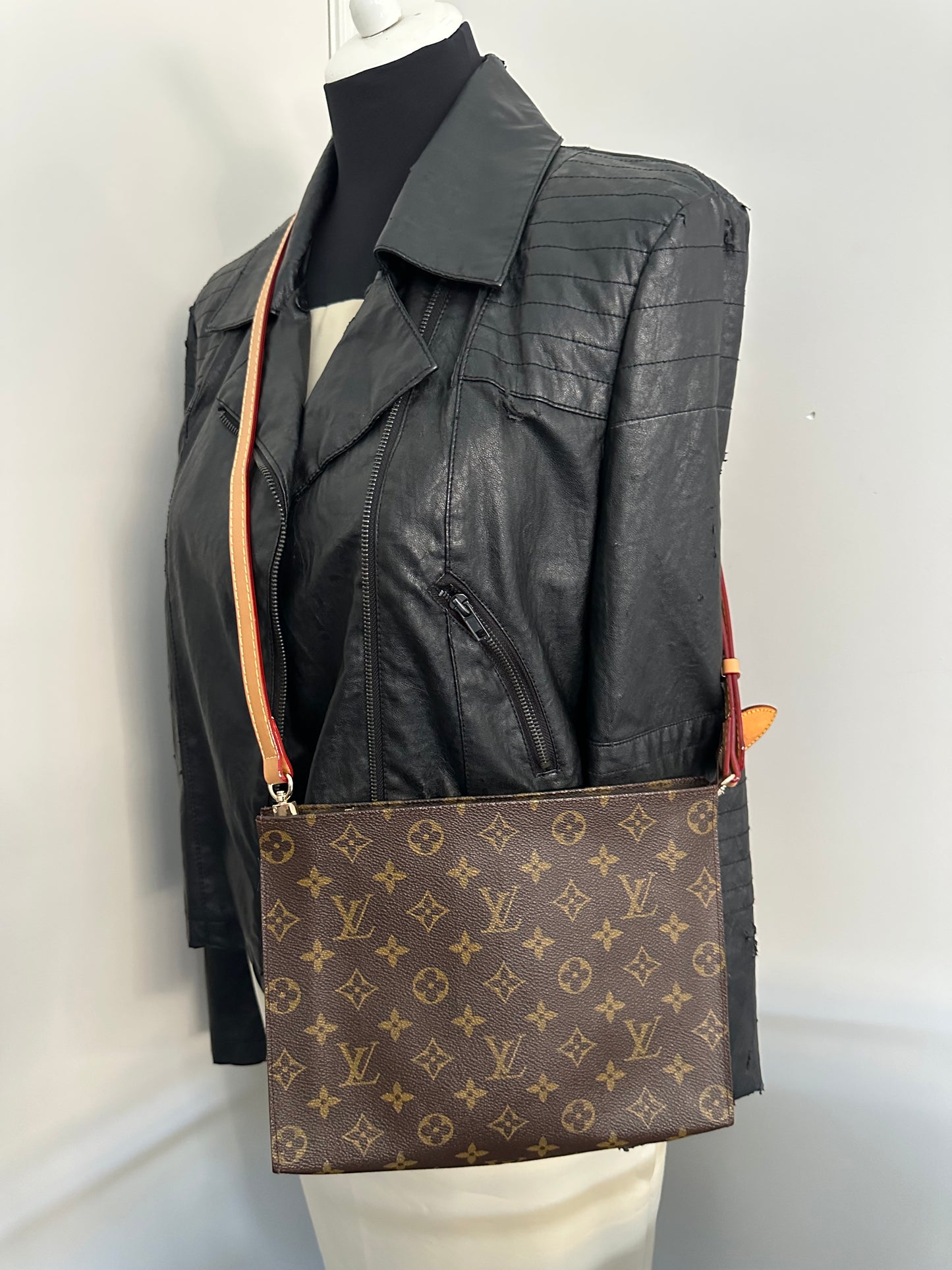 Louis Vuitton Vintage Monogram Toiletry 26