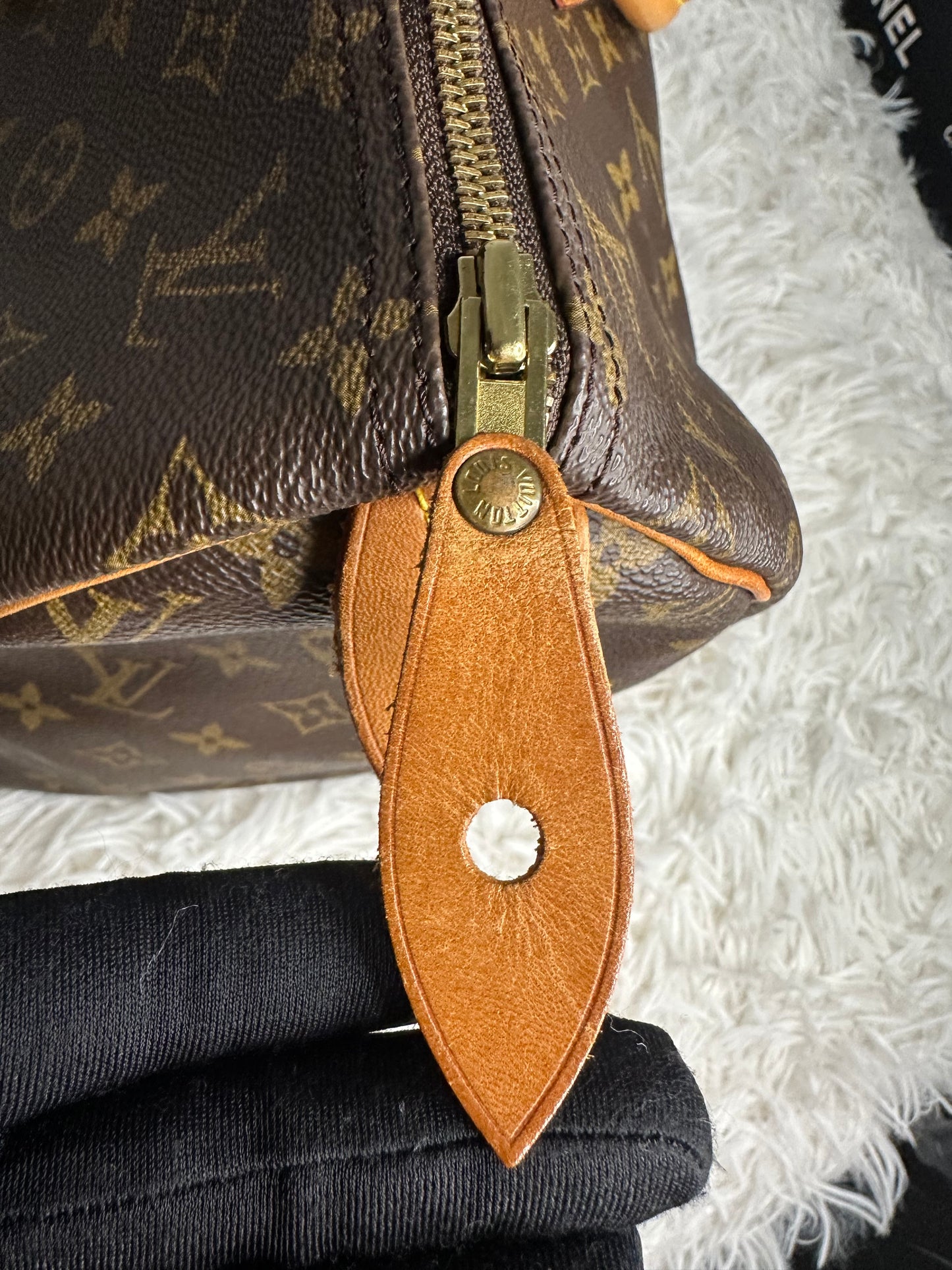 Louis Vuitton Monogram Speedy 40